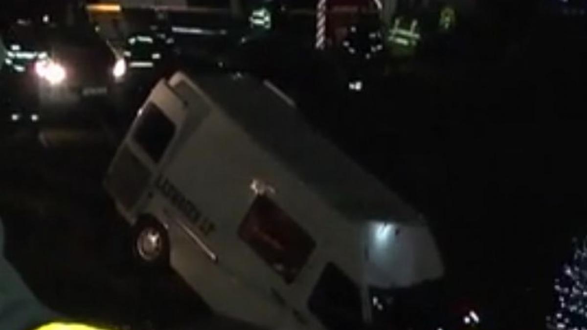 microbuzul care a cazut in raul bistrita era plin cu muncitori niciunul nu avea centura de