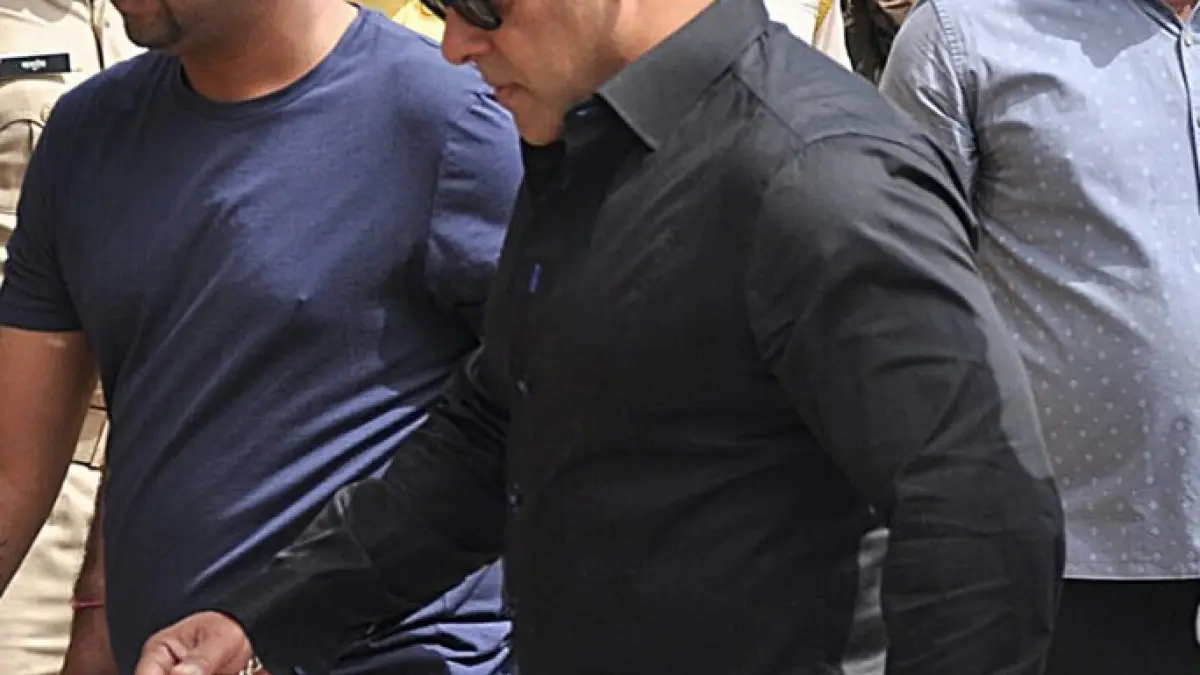 salman khan a fost condamnat la cinci ani de inchisoare dupa ce a omorat doua antilope rare
