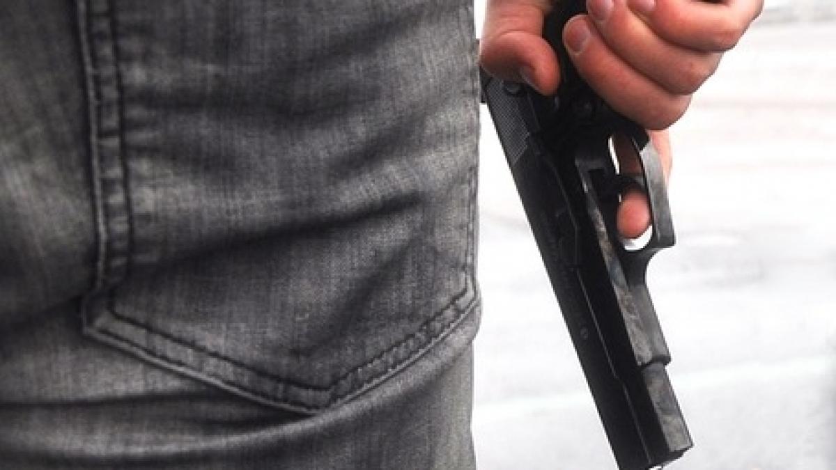 focuri de arma in bucuresti ce a patit un barbat care facea drifturi intr o parcare focuri de arma in bucuresti ce a patit un barbat care facea drifturi intr o parcare