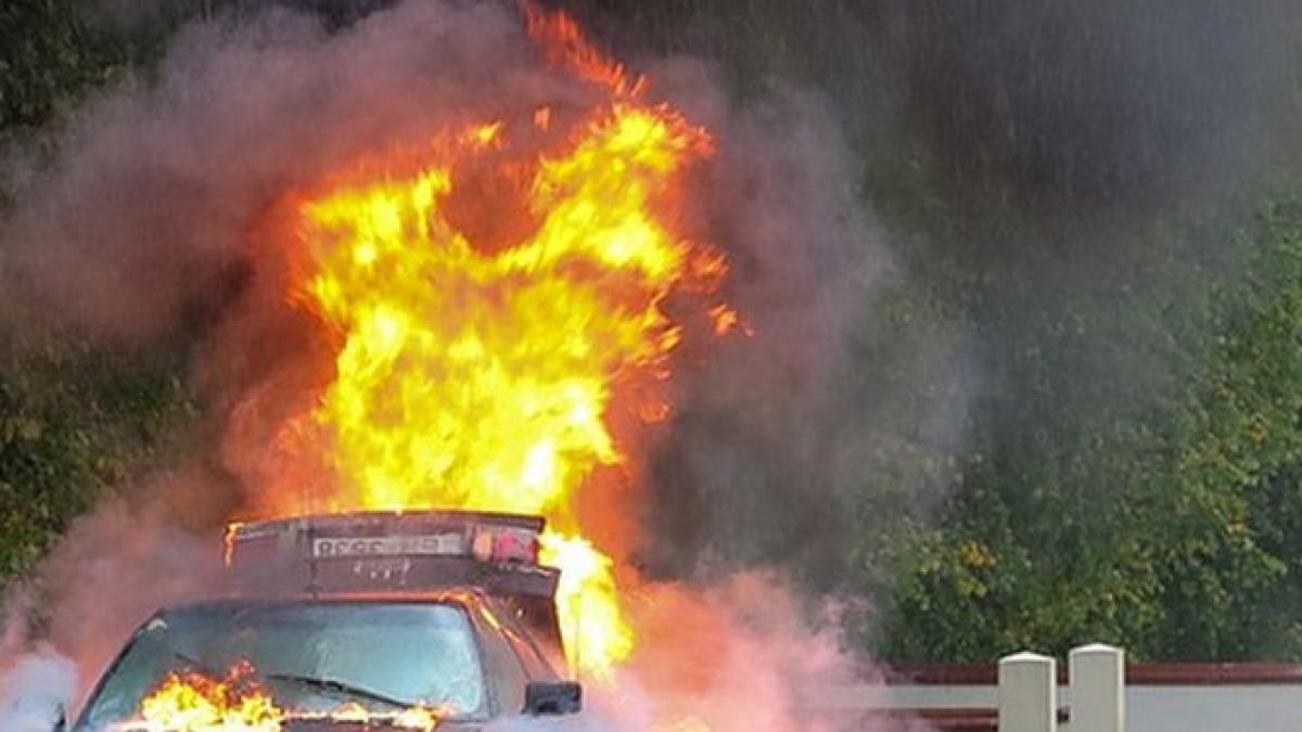 panica pe o strada din bacau trei masini s au facut scrum