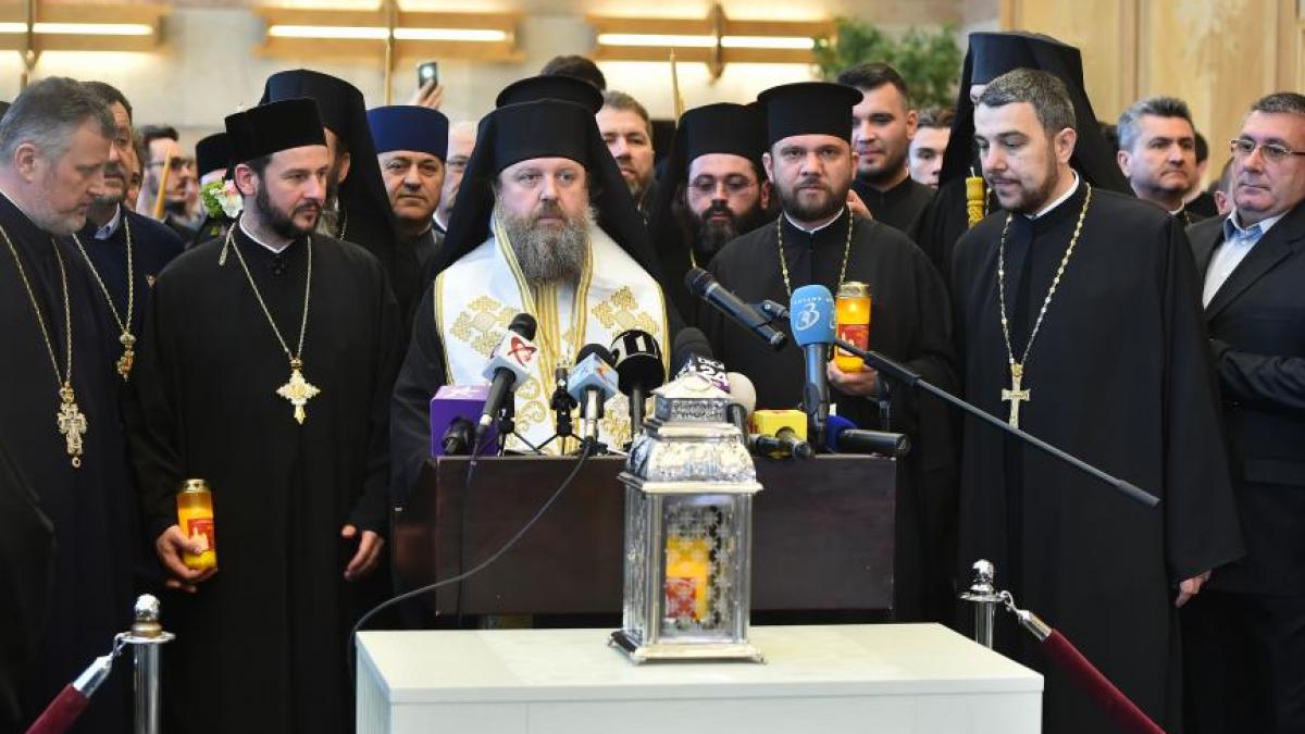 lumina sfanta de la ierusalim ajunge in romania