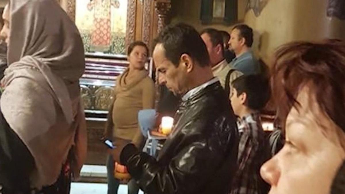 procurorul care paradea cere mila in biserica