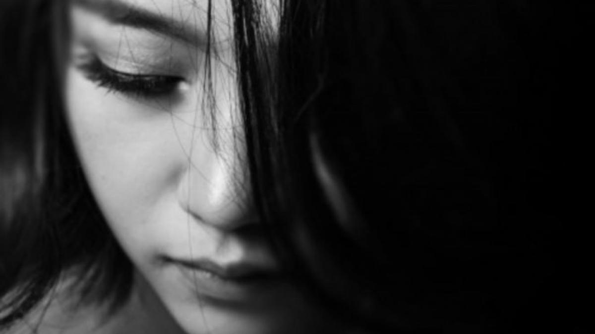 trei romani au fost arestati pentru proxenetism in italia ce ii faceau unei tinere