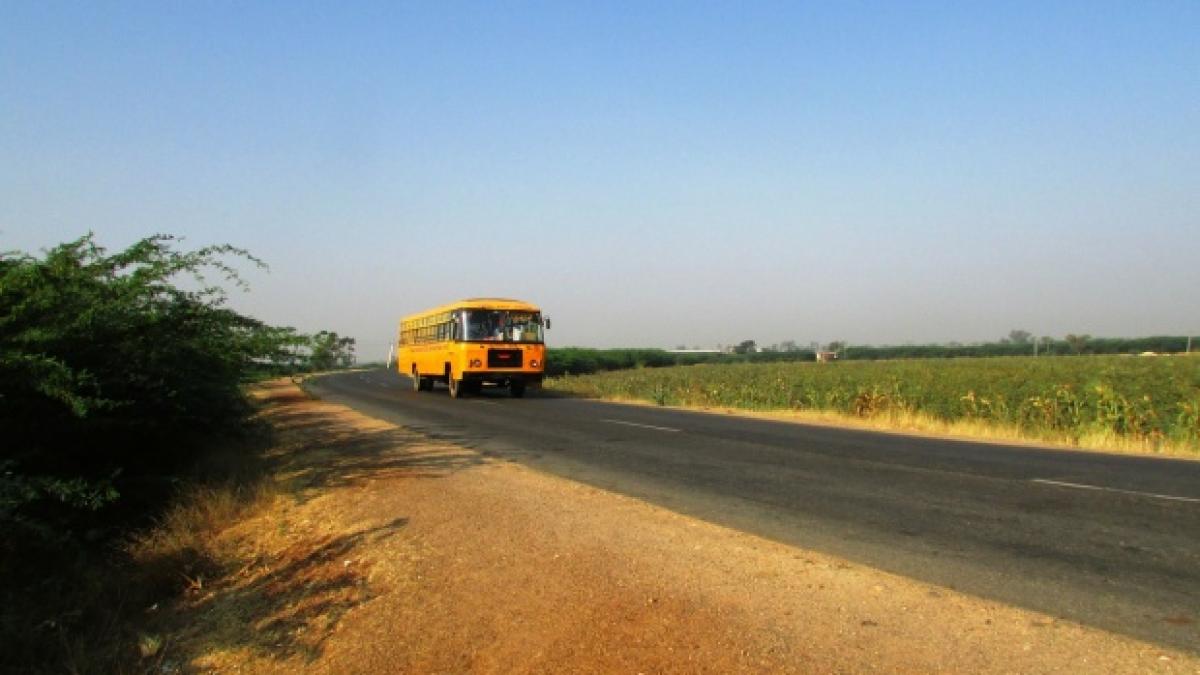 cel putin 27 de copii de clase primare au murit intr un accident in india