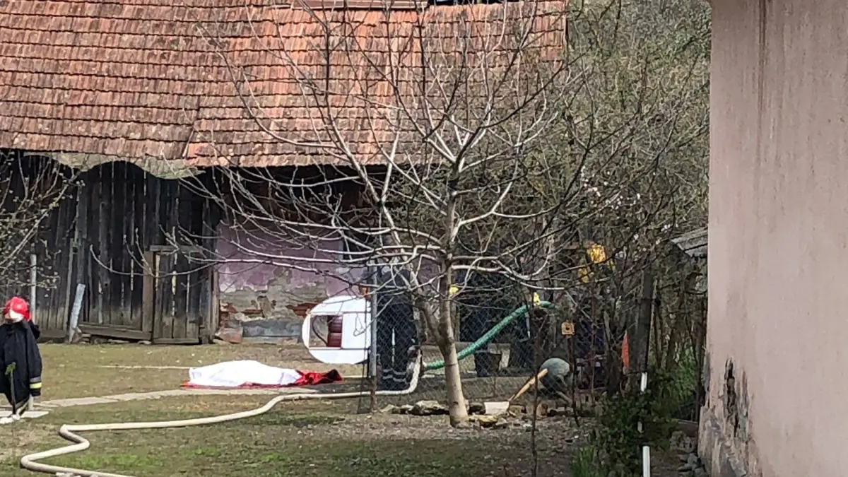 o femeie a murit dupa ce a cazut in fantana foto
