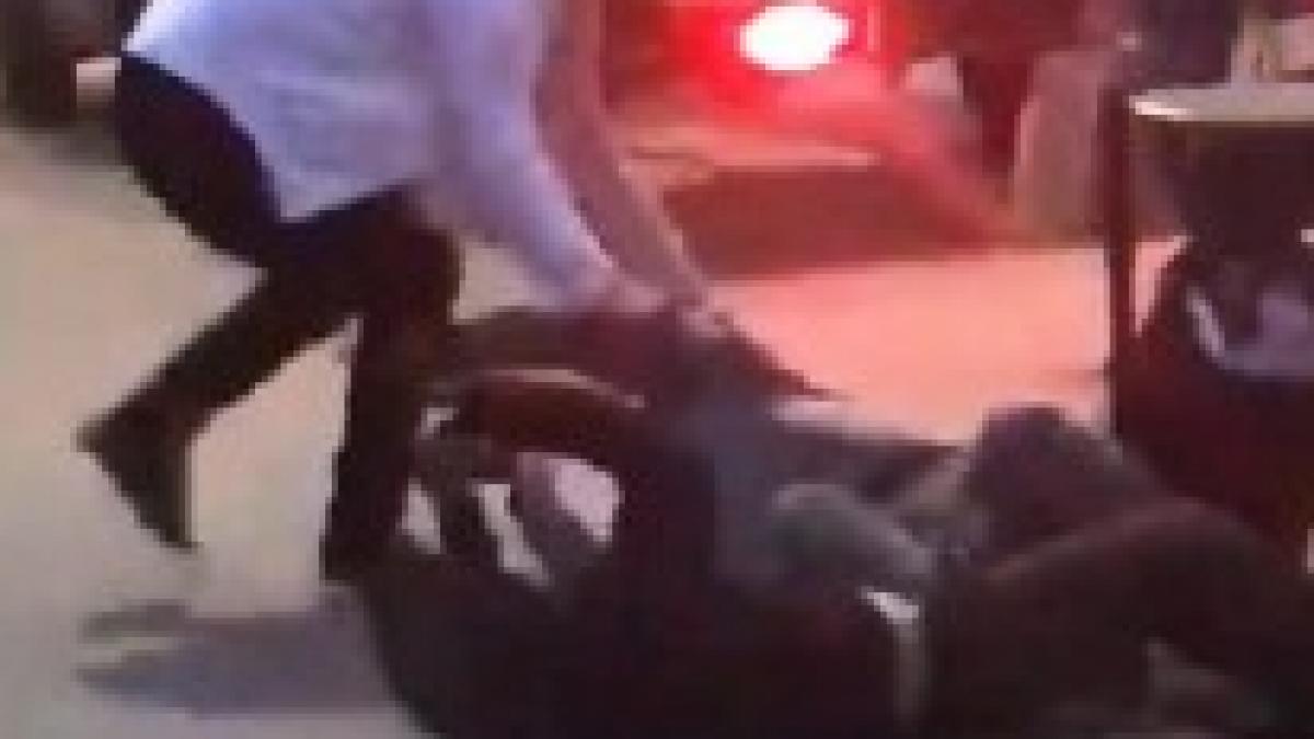 incident revoltator pe strazile din pascani un barbat a agresat sexual o femeie sub ochii