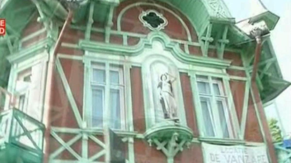 s au cazat intr o pensiune din ocna sibiului cand au inceput sa auda zgomote si sunete ciudate in