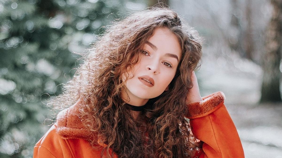 motivul pentru care ne electrizam cand atingem diverse obiecte