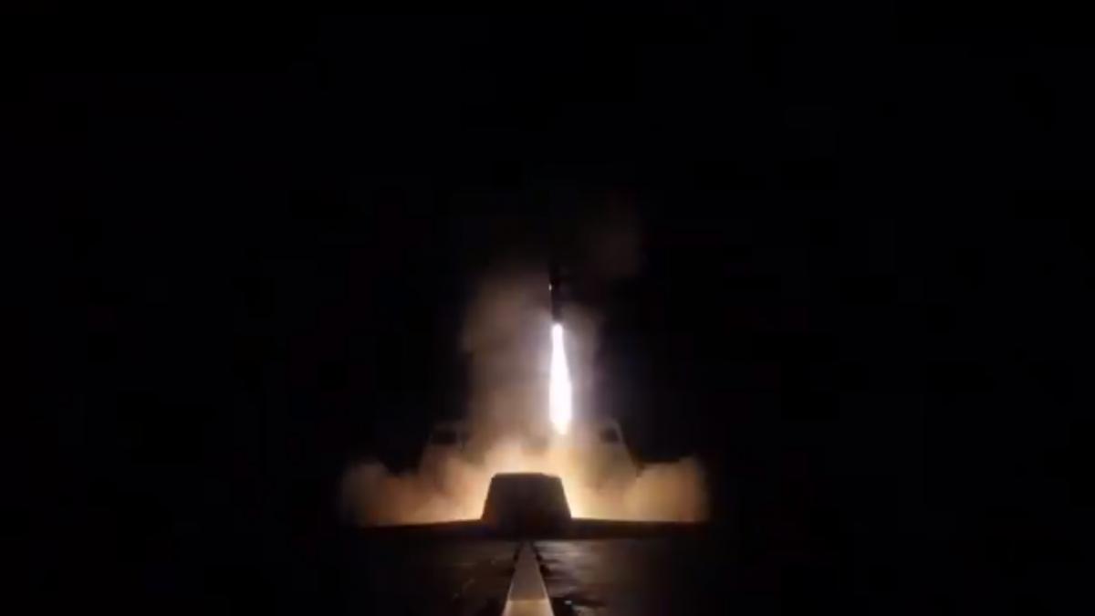 primele imagini cu bombardamentul lansat de sua si aliatii sai in siria