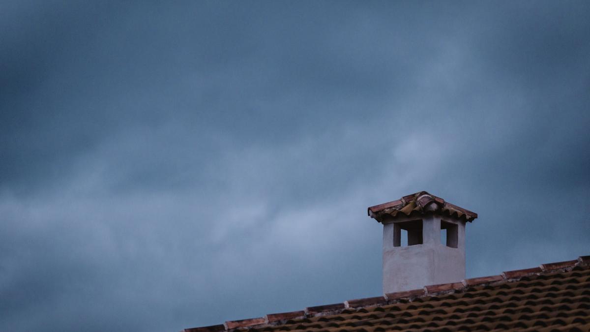 s a aruncat de pe acoperisul unei cladadiri pentru a scapa de bataile tatalui sau momentul socant a