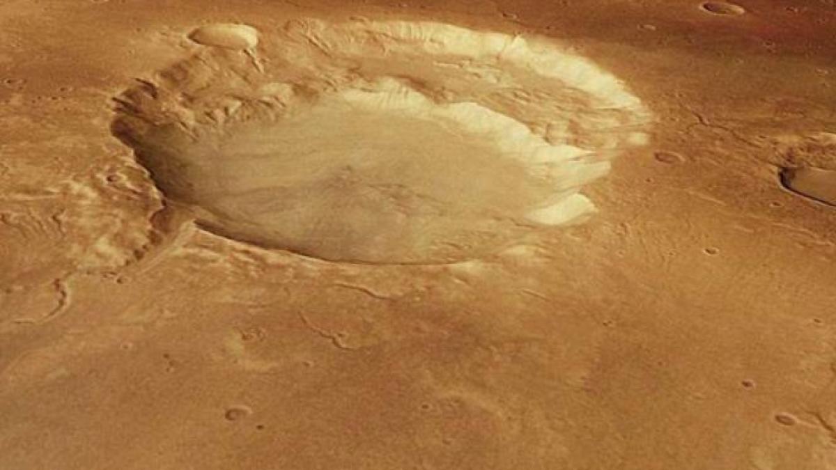 un crater urias a fost observat pe marte nimeni nu stie cum s a format