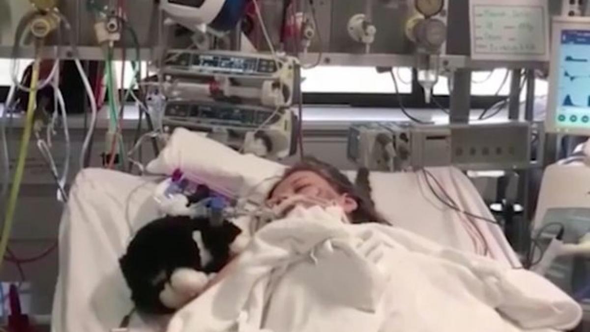 Aflată pe patul de spital, adolescenta s-a trezit din comă și i-a șoptit ceva de-a dreptul șocant mamei. Femeia a izbucnit imediat în lacrimi