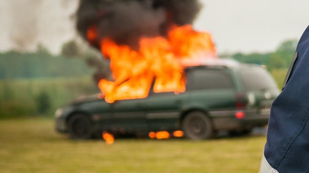 masina cuprinsa de flacari uriase incidentul a avut loc in bacau