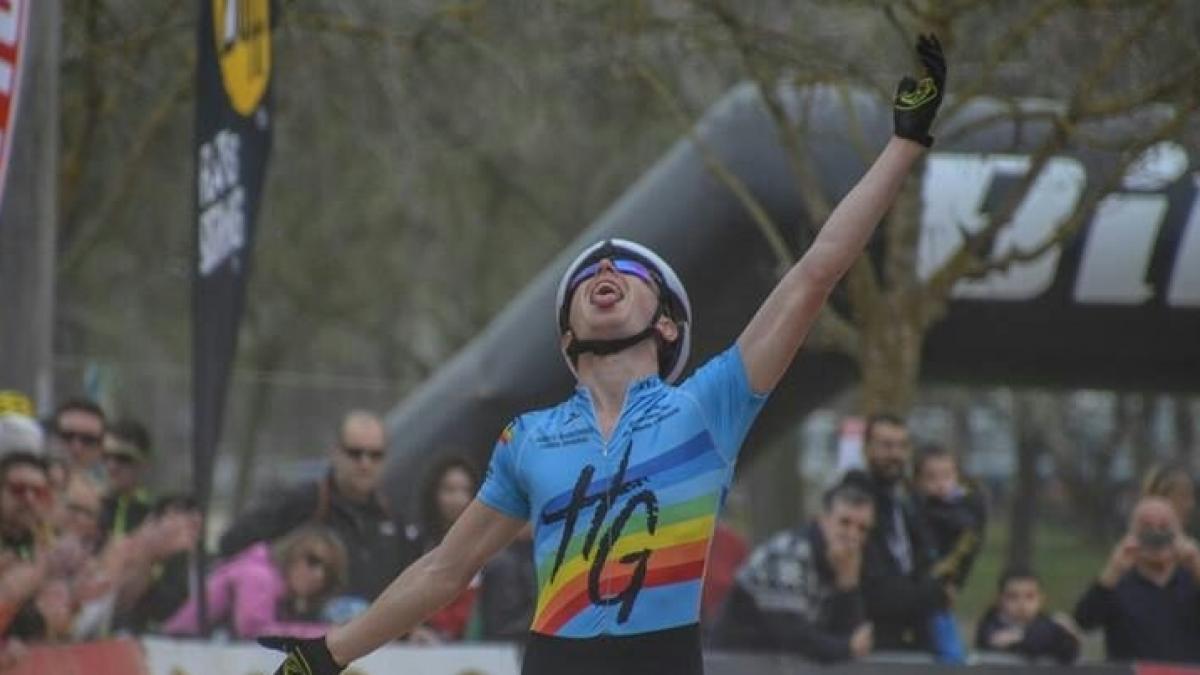 un cunoscut sportiv a fost impuscat in timpul unui antrenament pe sosea