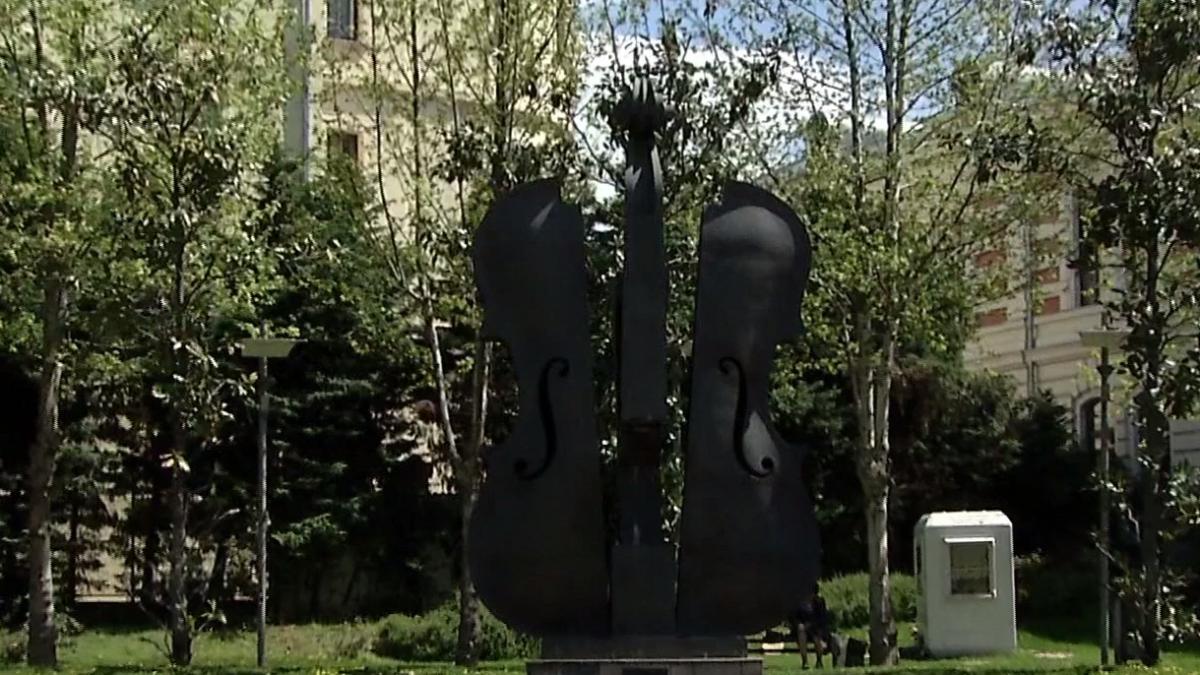 monumentele din bucuresti sunt din alama in loc de bronz primaria capitalei denunta hotia