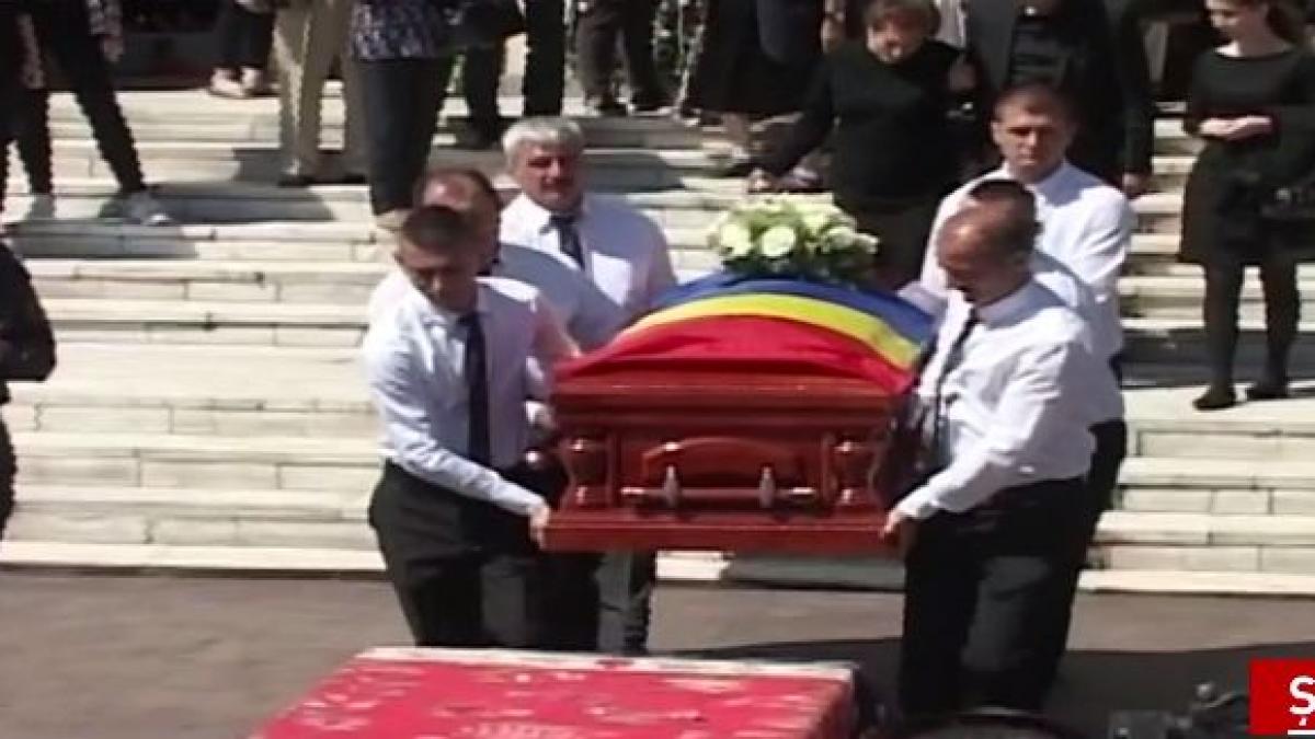 imagini inedite de la inmormantarea lui mischie