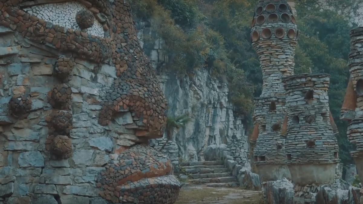 imagini spectaculoase la 78 de ani un barbat si a construit propriul oras video