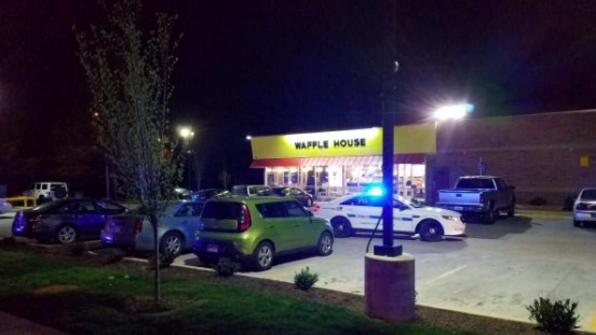 incident armat intr un restaurant din tennessee patru persoane au murit iar alte patru au fost