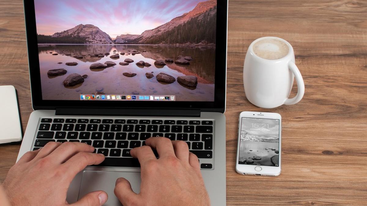 a santajat pe facebook doua tinere din judetul botosani adevarul a iesit la iveala dupa ce fetele s