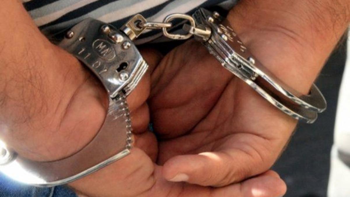 doi tineri din botosani au furat masina cu pomenile unui vecin cu vin si coliva