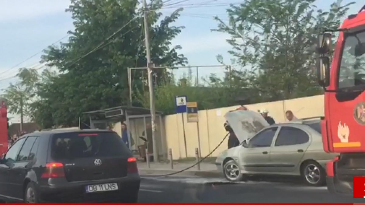 trafic ingreunat pe dn1 masina in flacari video