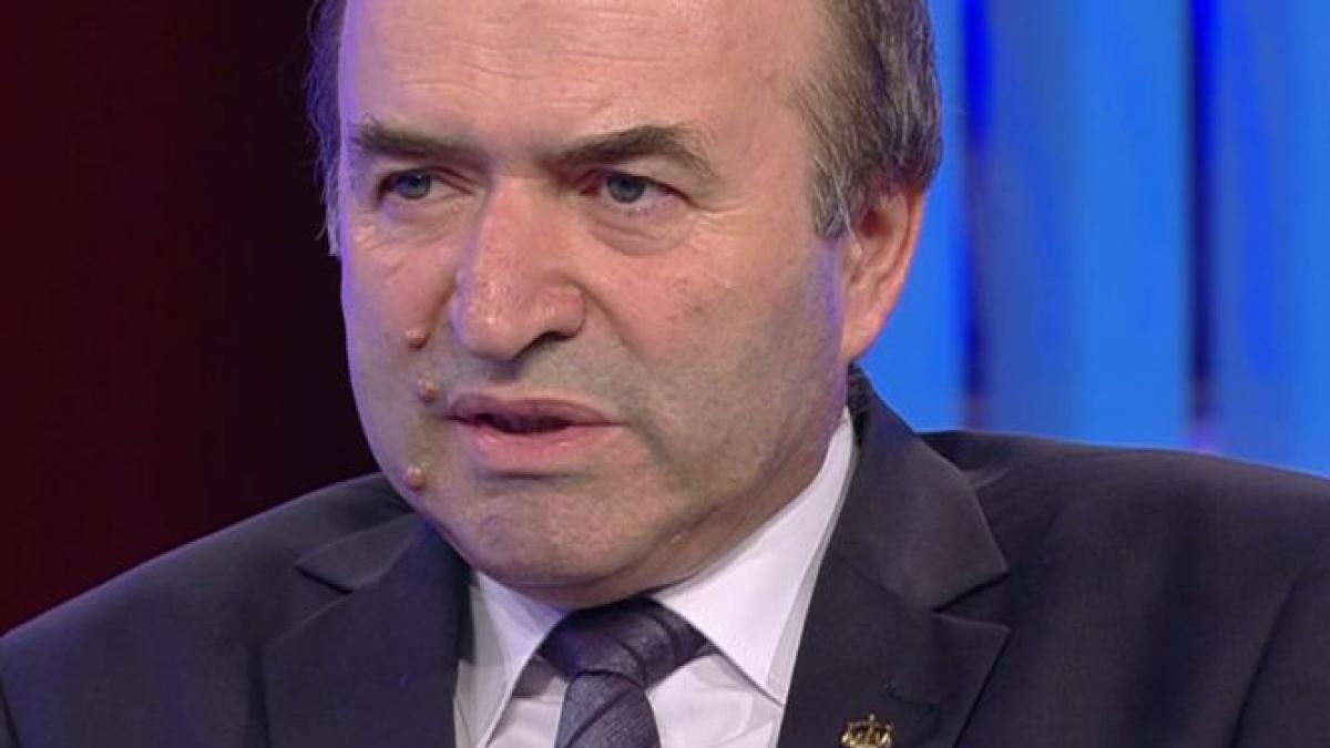 tudorel toader raspunde atacurilor presedintelui iohannis nu trebuia sa l conving trebuia sa se