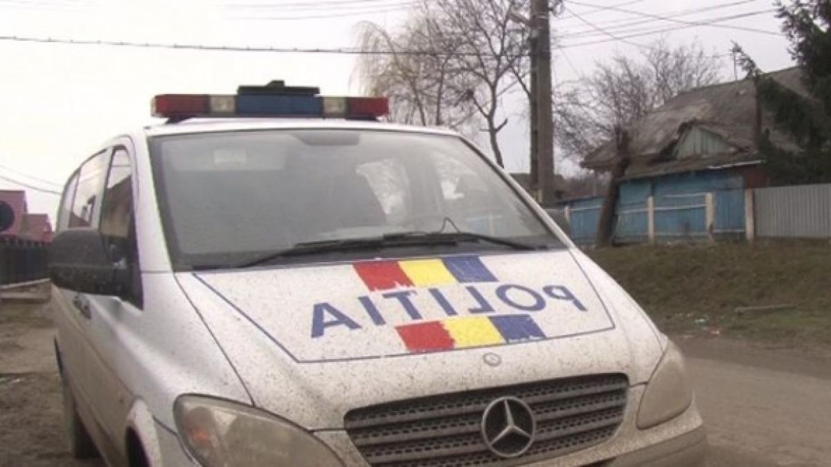 un politist a fost obligat sa patruleze pe jos dupa ce s a plans de starea masinilor de politie
