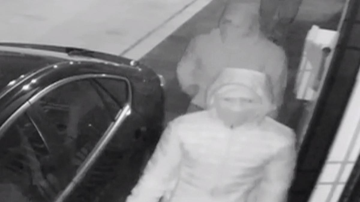 zeci de mii de euro furati in trei minute cum a actionat o banda de hoti din bucuresti