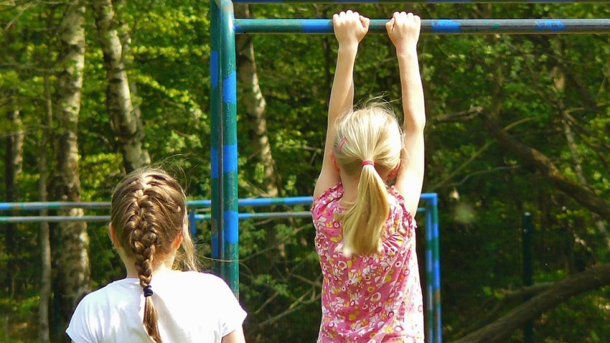 copiii de la o gradinita din judetul arges evacuati dupa ce un incendiu a izbucnit la un panou