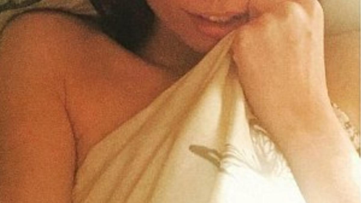 ce facea fata asta in pat in fiecare noapte pana la ora 3 dimineata iubitul nu a mai suportat si a