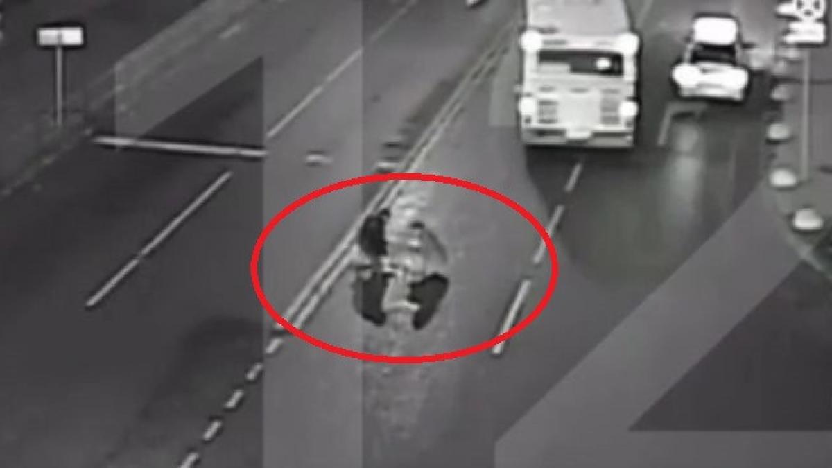 li s a rupt punga de cumparaturi cand traversau s au apucat sa stranga lucrurile si ce a urmat e