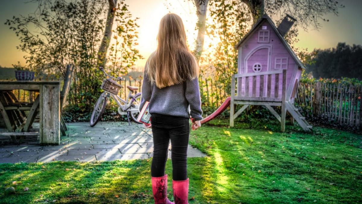 o fetita de 11 ani a nascut pe neasteptate cand au auzit cine e tatal parintilor li s a facut rau