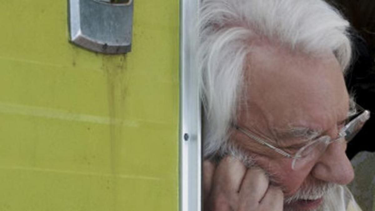 un renumit actor a fost accidentat la un hotel din bucuresti medicii de la smurd au intervenit de