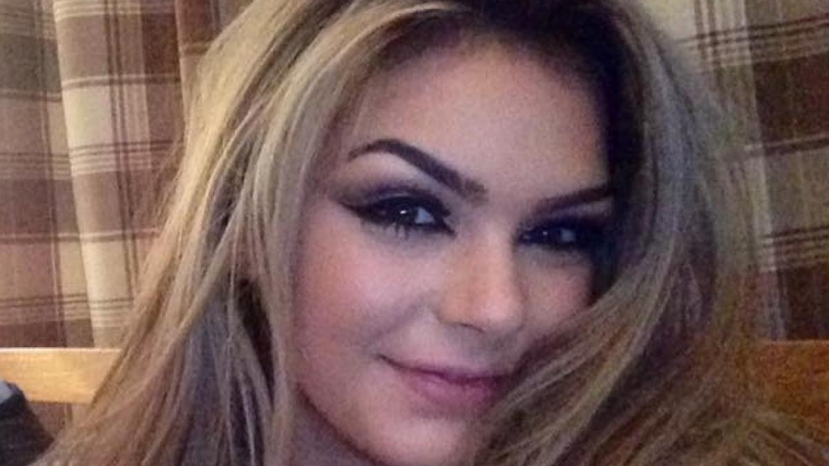 a cazut de la etajul sapte dupa ce a incercat sa sara de la un balcon la altul cunoscutii sunt