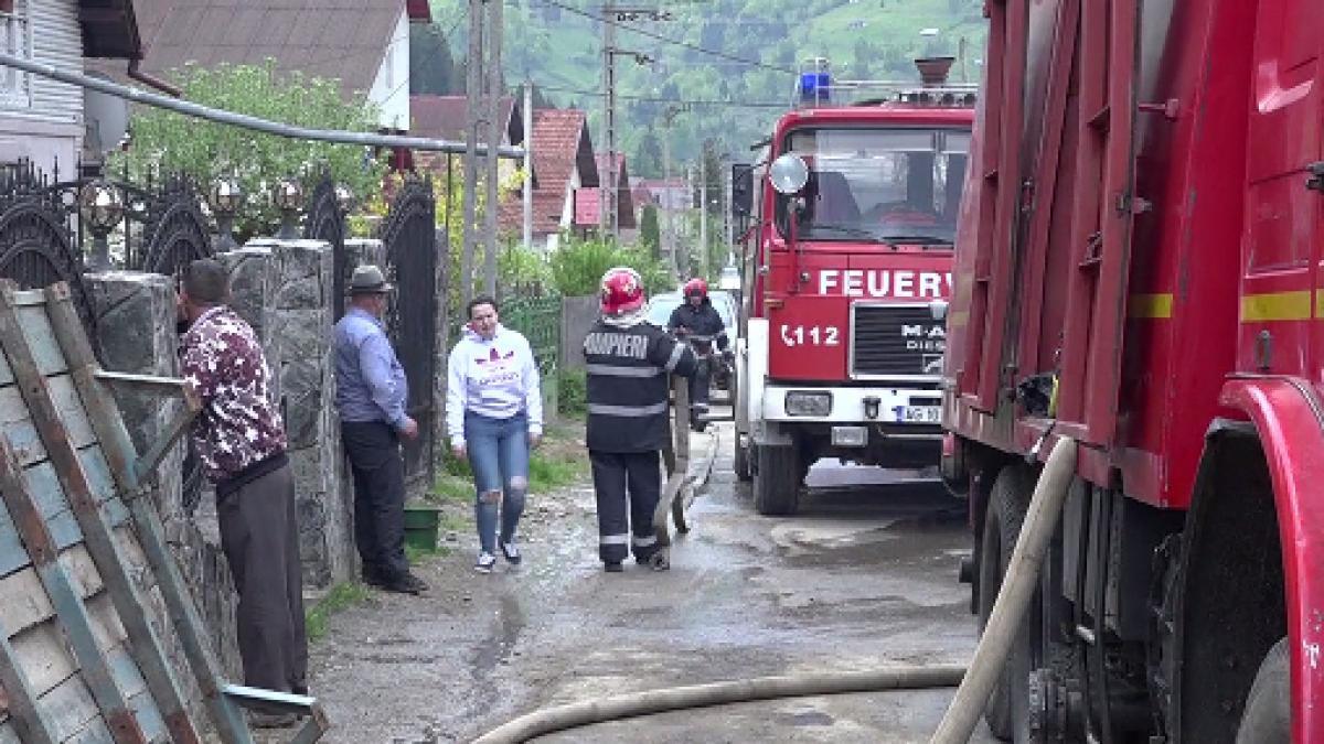 baiatul de doi ani intoxicat cu fum in arges a murit