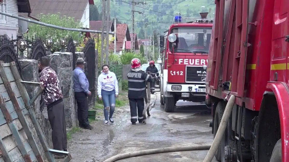 baiatul de doi ani intoxicat cu fum in arges a murit