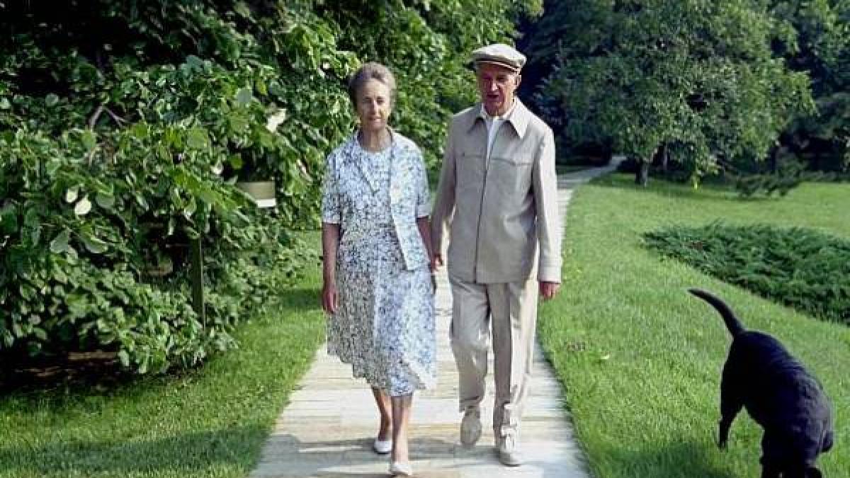 detalii incredibile cum se distrau curtenii lui ceausescu la snagov