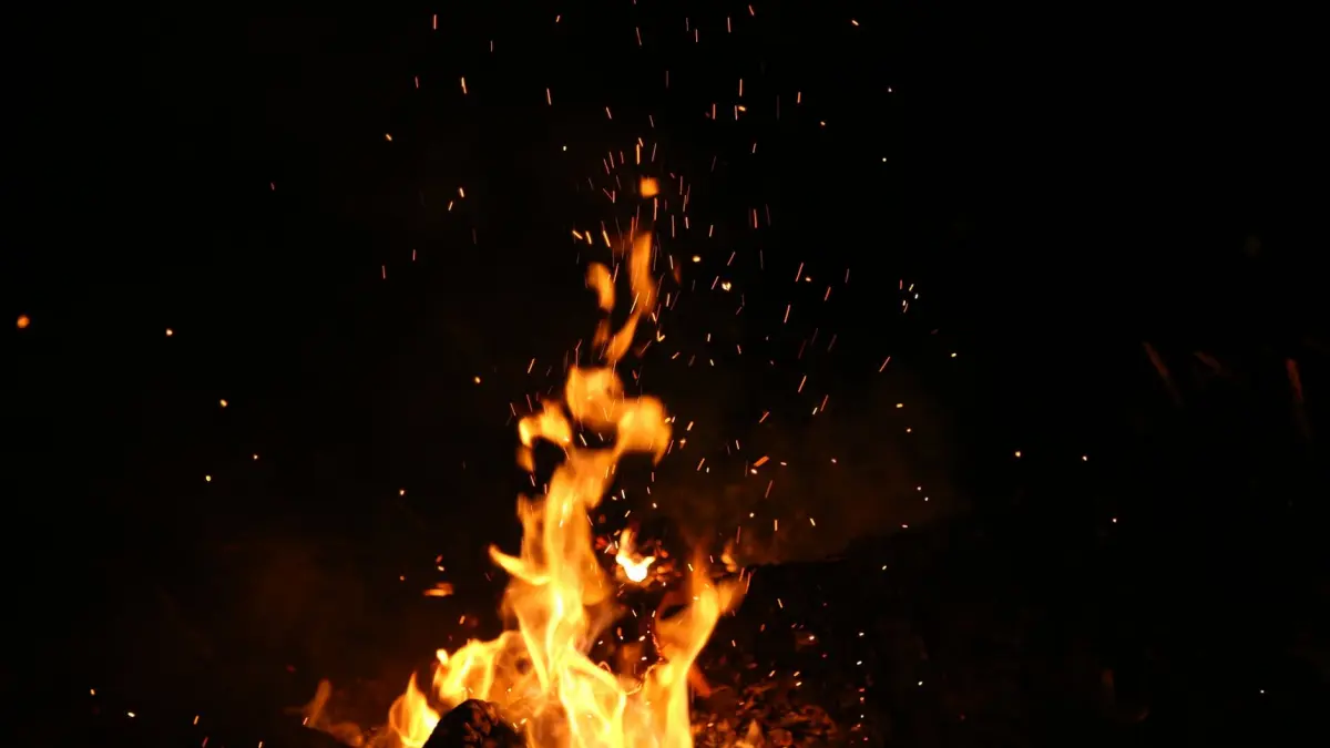 incendiu intr un bloc din capitala sapte persoane printre care doi copii au ajuns la spital