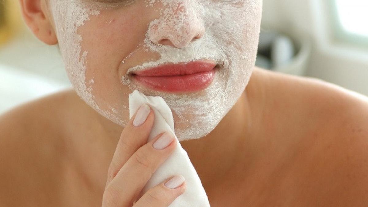 masca de fata care te scapa de acnee si de punctele negre face minuni pentru frumusetea ta si e