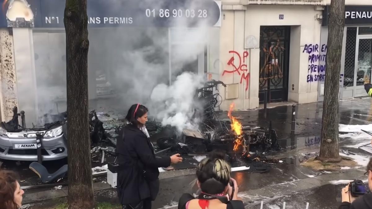 haos la paris distrugeri masive si batai intre politie si manifestanti cu cagule video