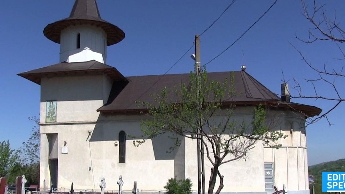 incident socant intr o biserica miri si enoriasi dati afara din lacasul de cult chiar de preot