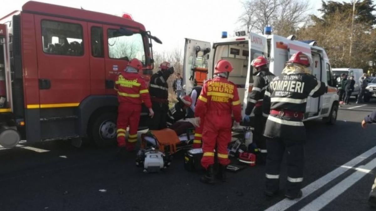 o fetita si a salvat mama si fratele cazuti intr o rapa de 10 metri in caras severin