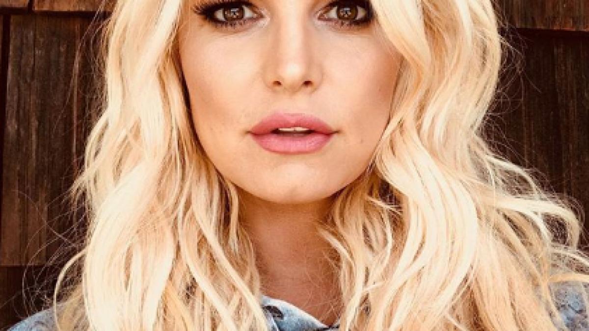 jessica simpson de nerecunoscut fara machiaj artista s a fotografiat fix asa cum s a trezit