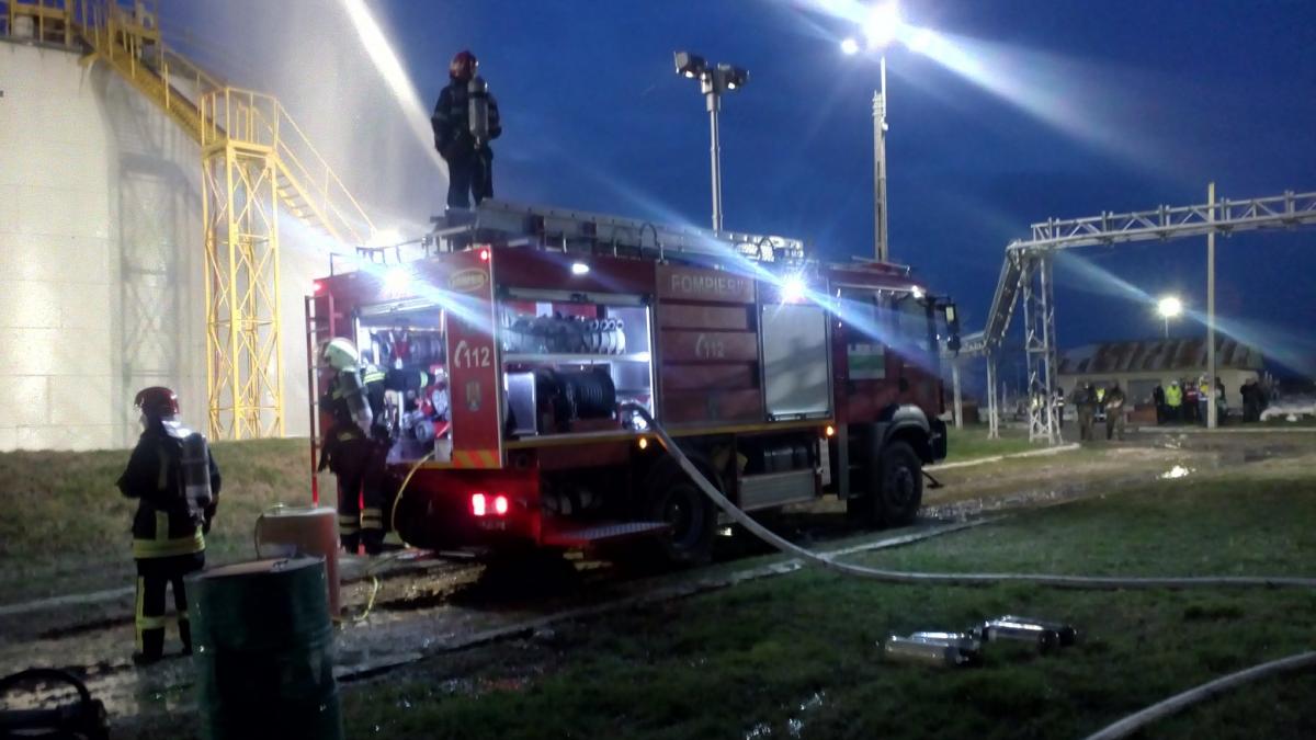 incendiu intr un mall din ramnicu valcea peste 300 de persoane evacuate