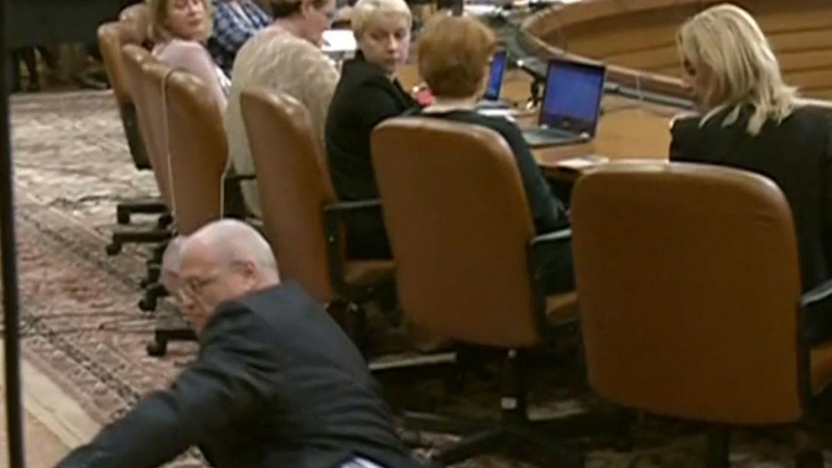 politikix ce se petrece in sala bantuita din parlament