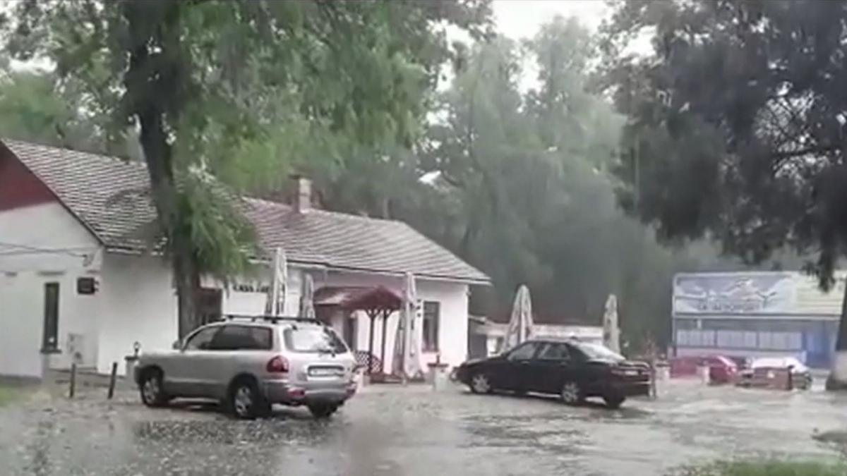 vreme extrema in romania furtuni cu grindina de dimiensiunea unui ou de porumbel unde s a petrecut