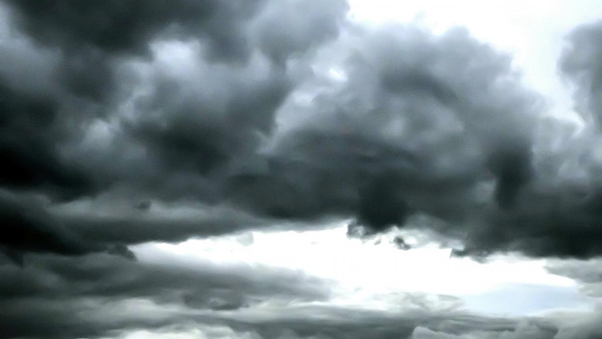 prognoza meteo avertisment anm de ploi torentiale descarcari electrice si temperaturi in scadere