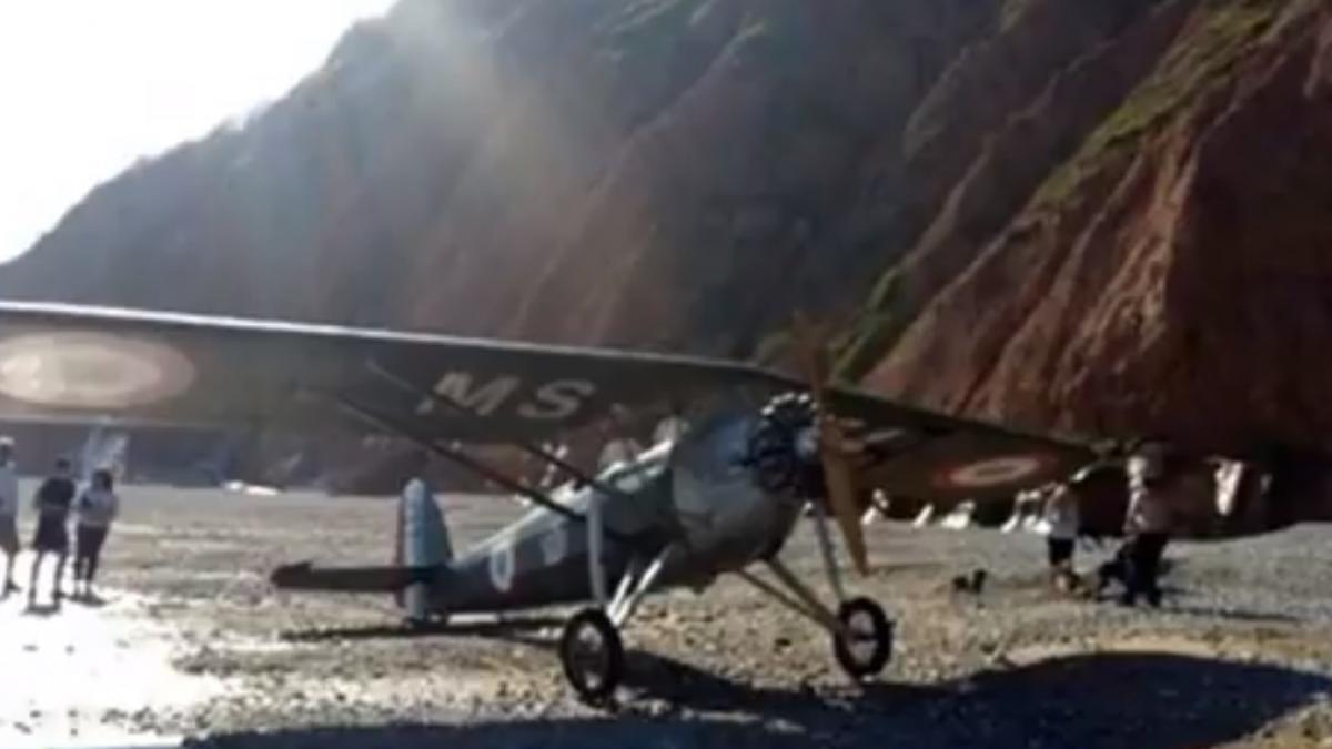 un avion a aterizat de urgenta pe o plaja din marea britanie