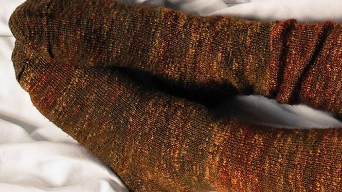 de ce e bine sa dormi cu sosetele in picioare oamenii de stiinta au dezvaluit adevaratul motiv