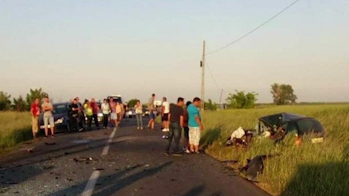 accident cumplit in judetul timis o persoana a murit iar alte sase au fost ranite dupa ce un